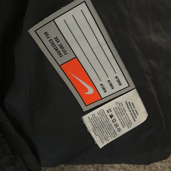 Nike coat - Picture 3 of 3